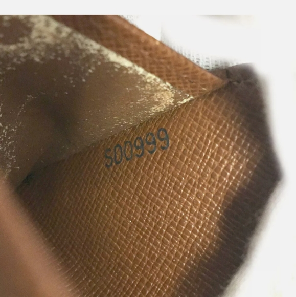 100 💯 Authentic Louis Vuitton Zip up Wallet - Picture 4 of 5